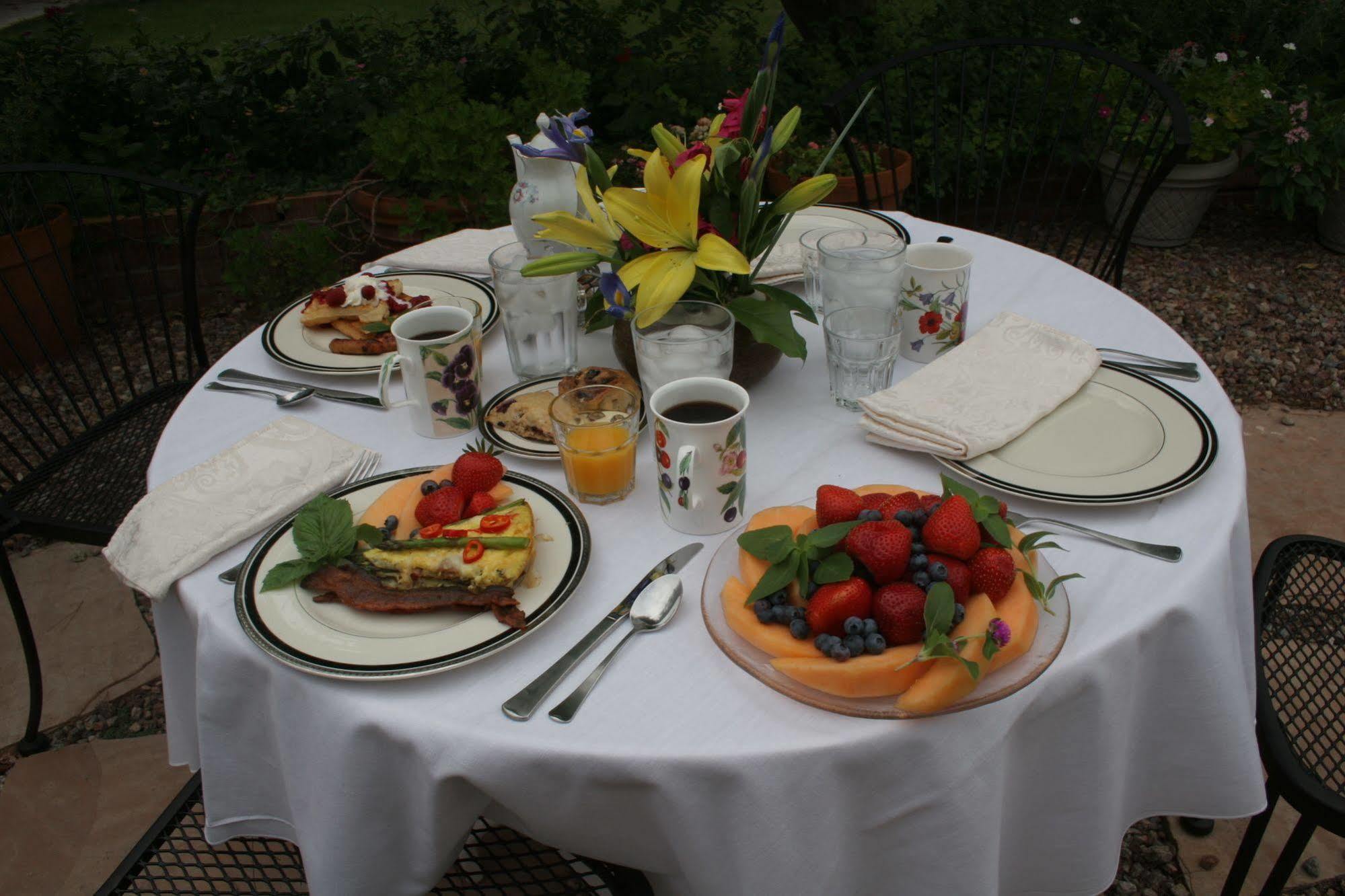 Mon Ami Bed And Breakfast ツーソン エクステリア 写真